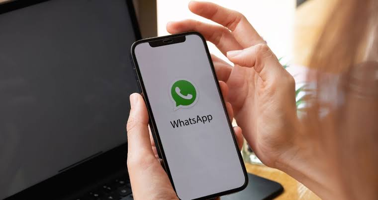 Brasileiros vão ter que pagar R$ 7 por mês para usar o WhatsApp